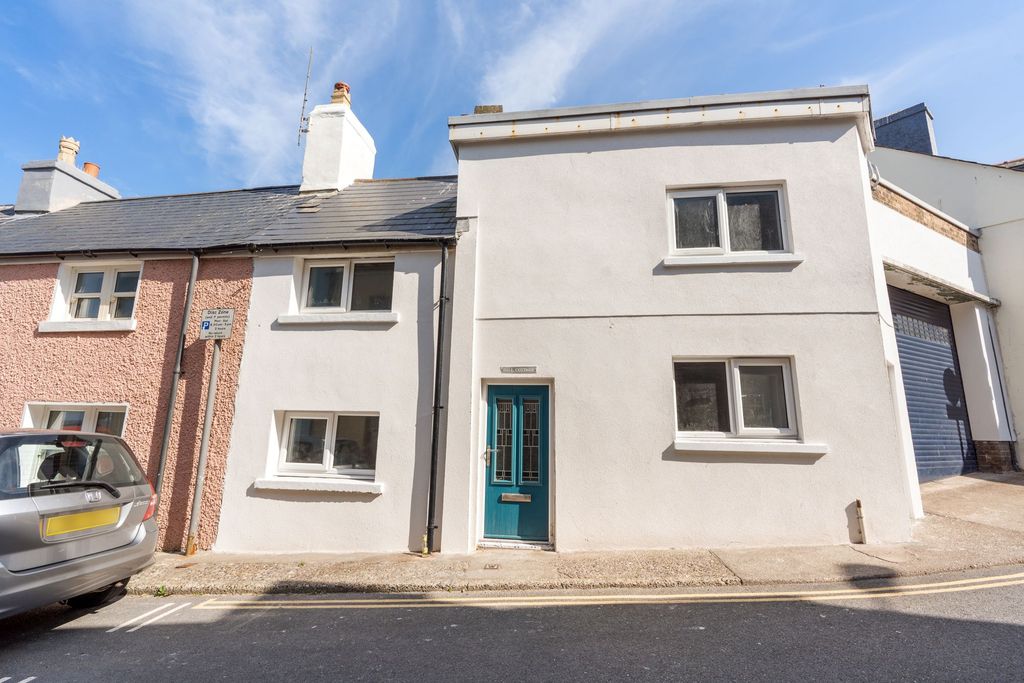 Property photo 1 of 11