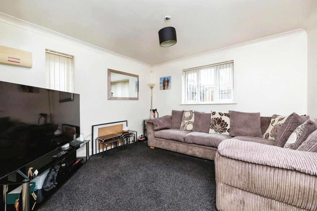 Property photo 2 of 18