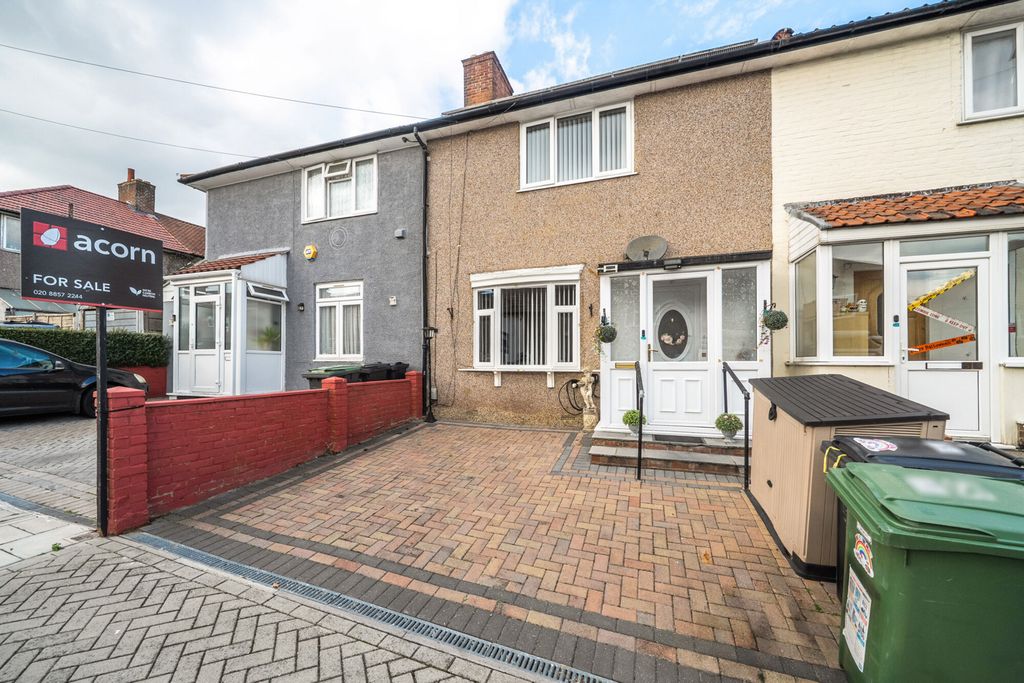 Property photo 1 of 15 1536416-1-1A15532...