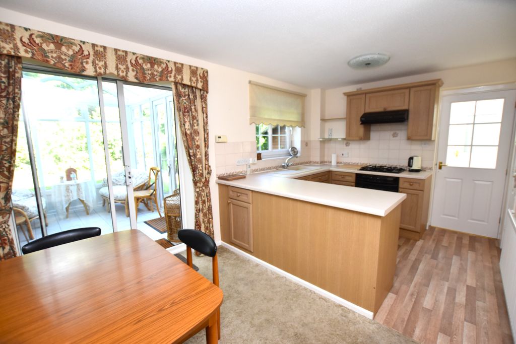 Property photo 2 of 14 Kitchen 1