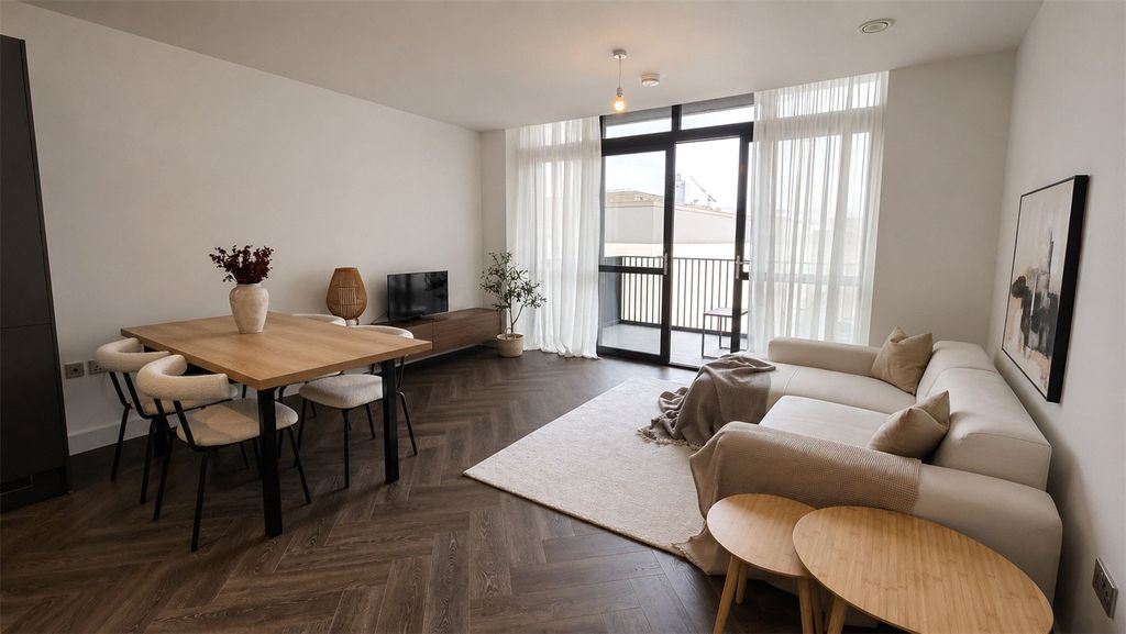 Property photo 3 of 7 Living Dining