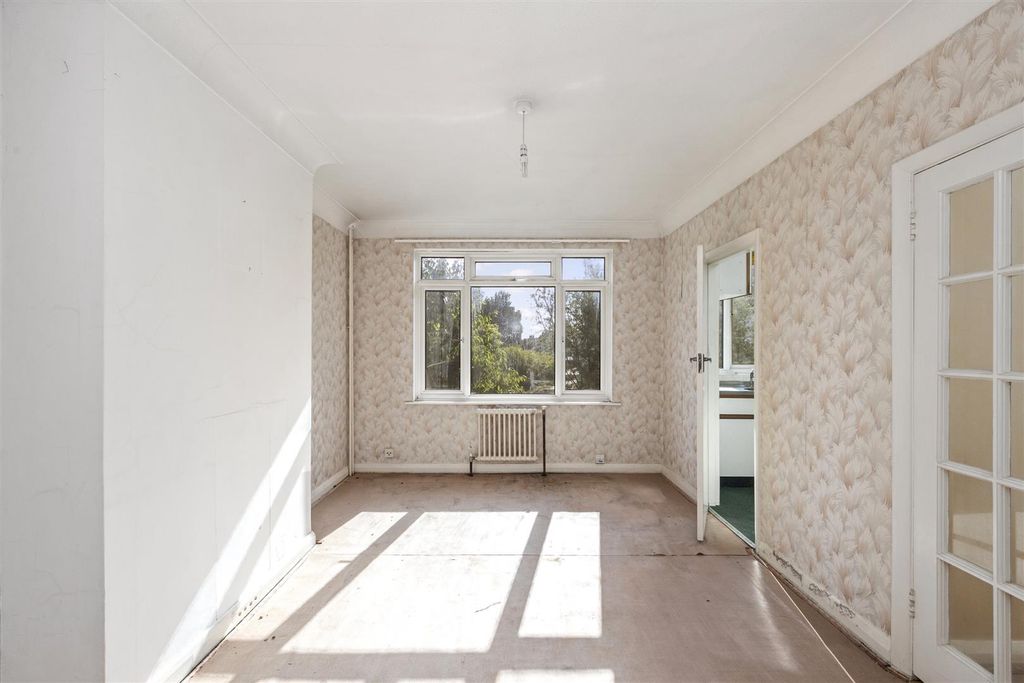Property photo 3 of 11 Aldrington Close, Cranley Court, Flat 12-007.Jpg
