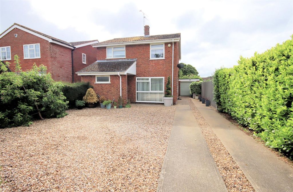 Property photo 1 of 31 10Byfieldclose-H2.Jpg