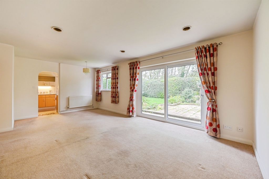 Property photo 2 of 21