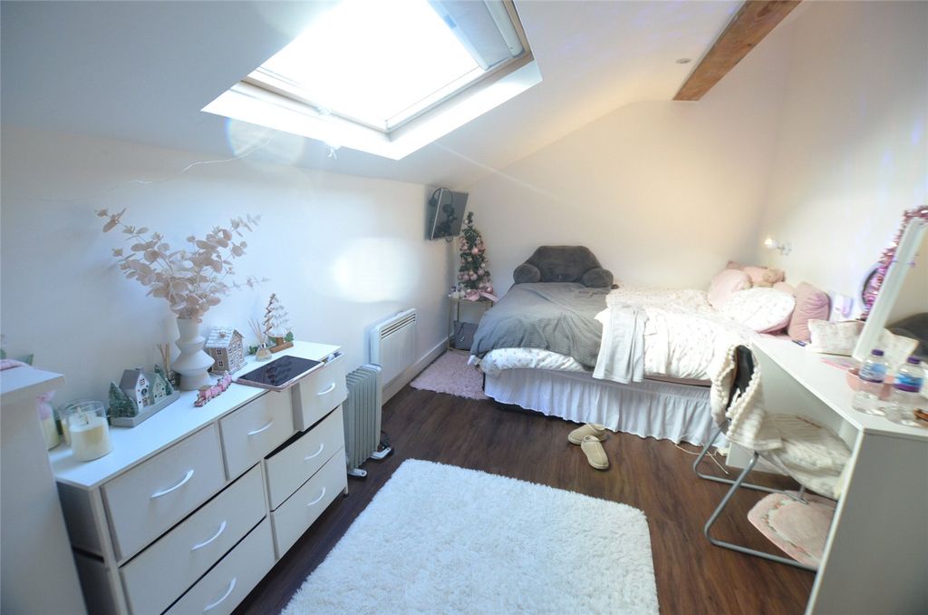 Property photo 3 of 10 Picture No. 05