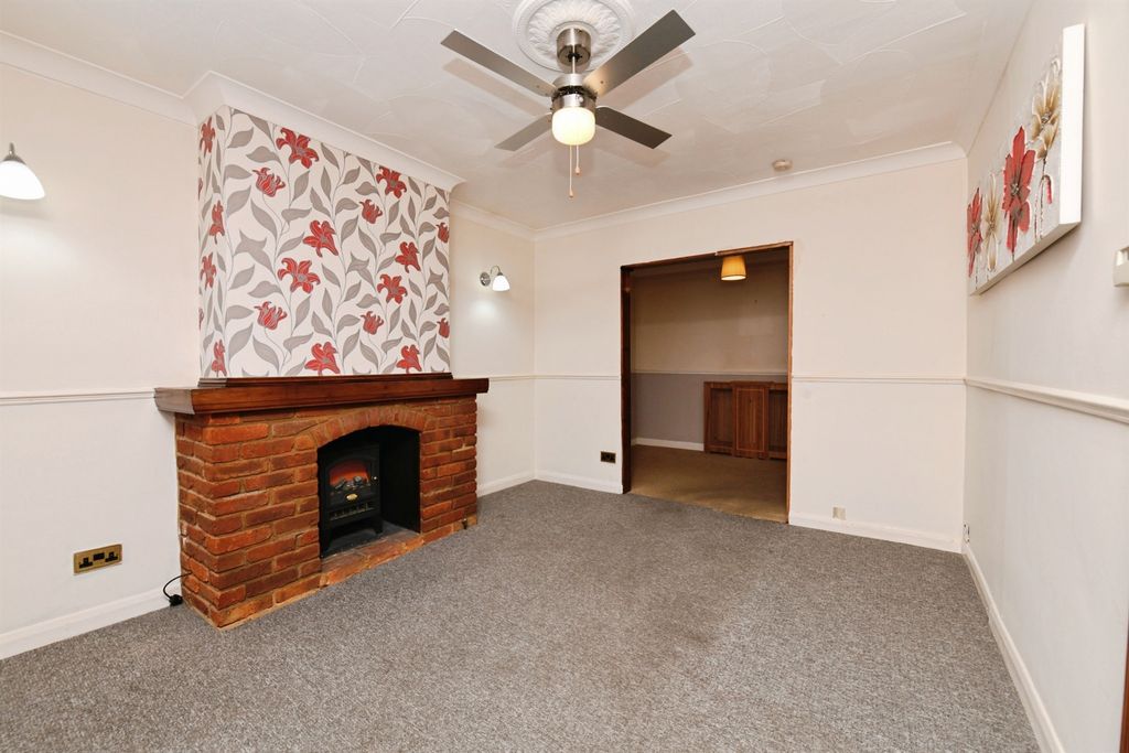 Property photo 3 of 9