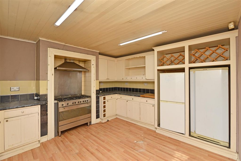 Property photo 3 of 17 Dining Kitchen: