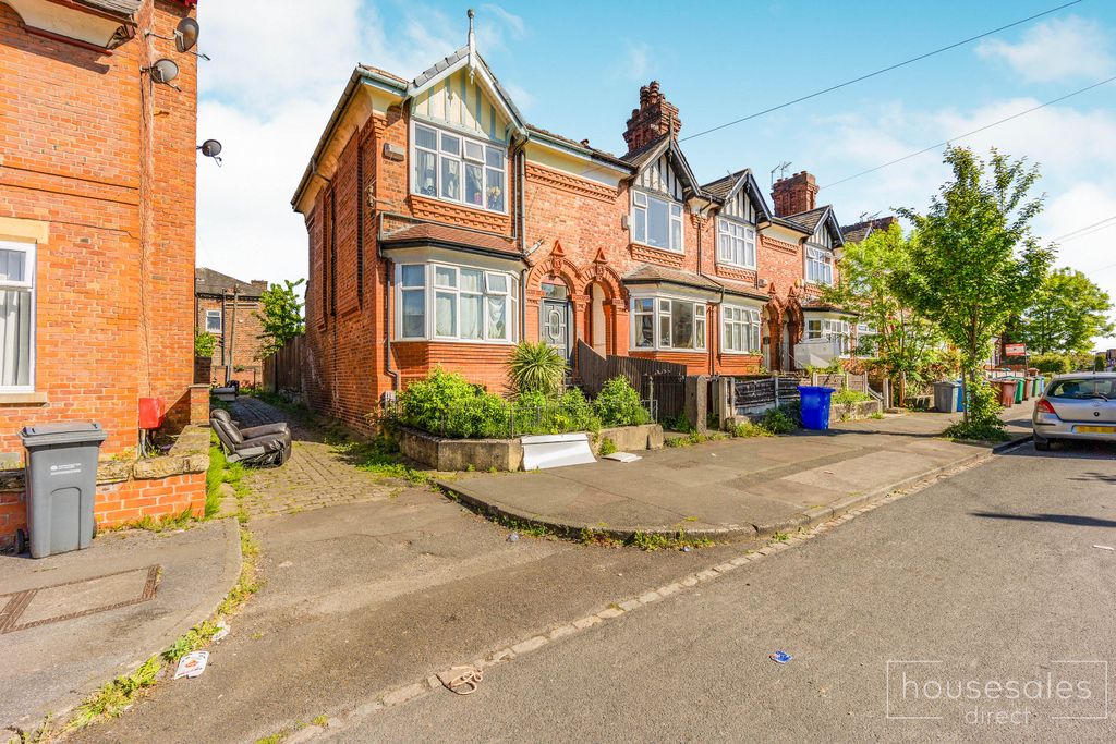 Property photo 1 of 9
