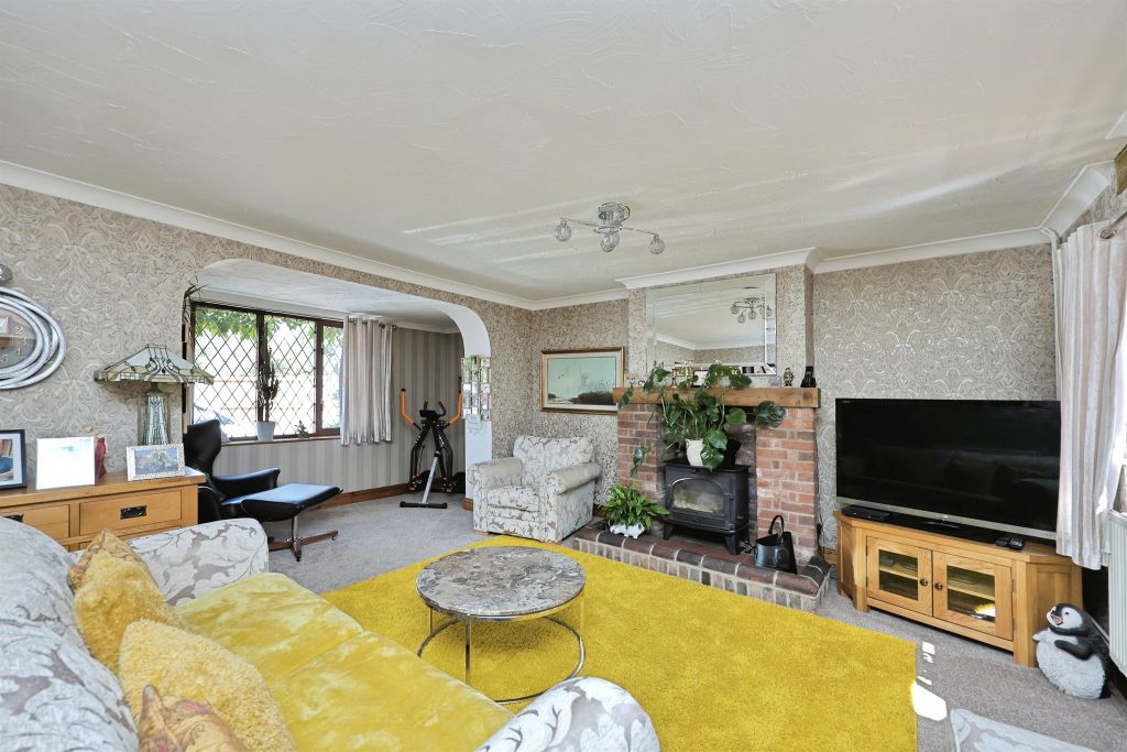 Property photo 2 of 28