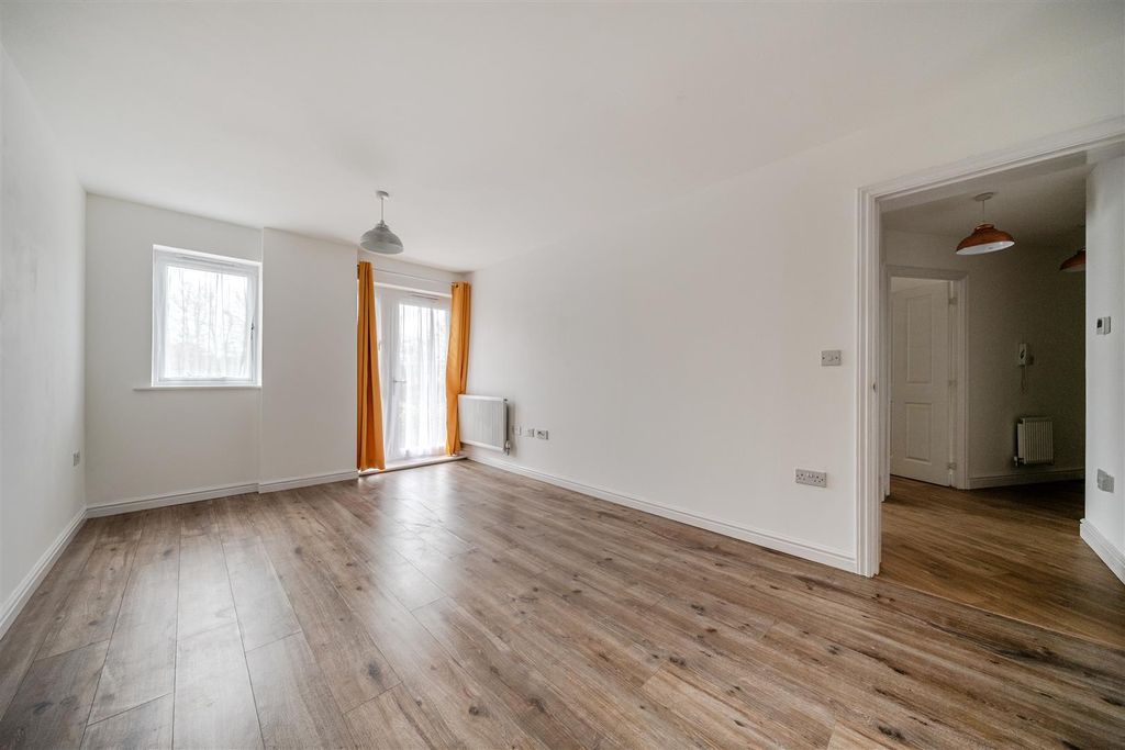 Property photo 3 of 9