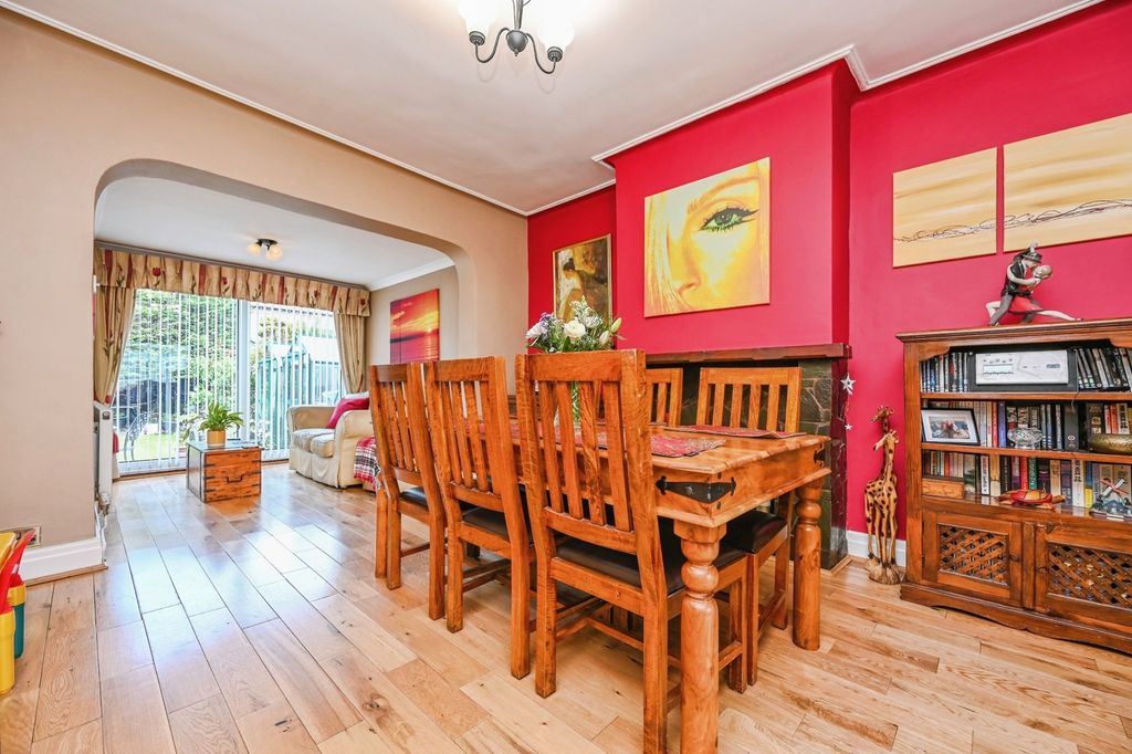 Property photo 3 of 20 Pbox-Img.Jpg