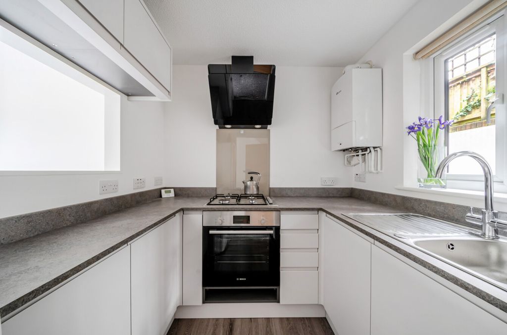 Property photo 1 of 13 Tiverton Seddons