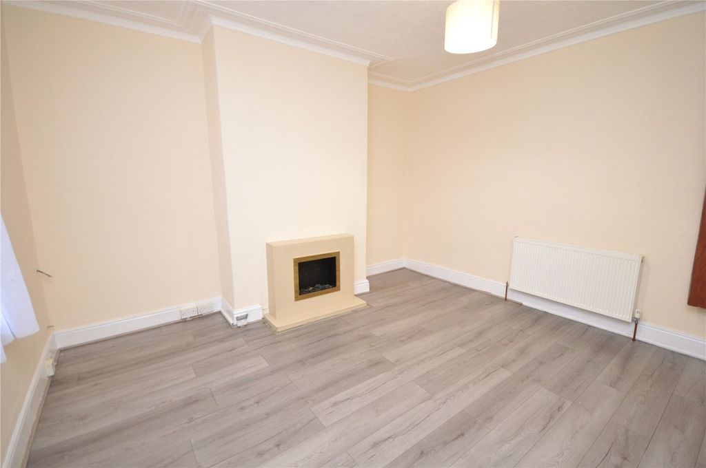 Property photo 3 of 7 Picture 3