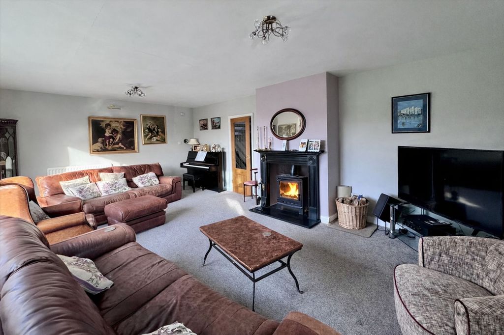 Additional image 9 of 5 bed detached house for saleHaywards Close, Glossop SK13