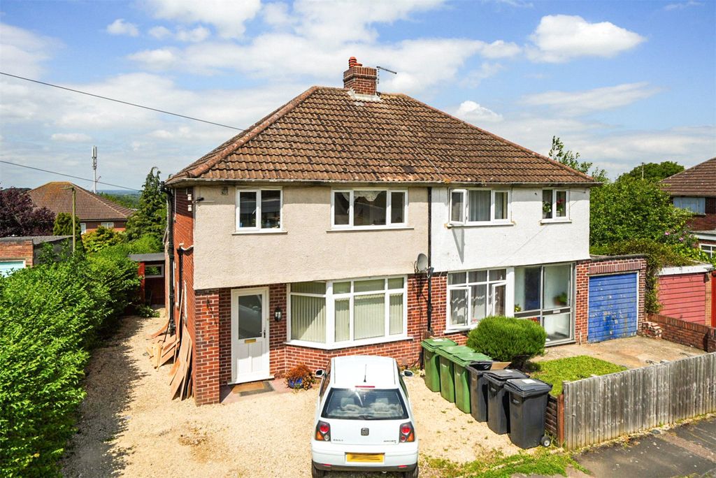 Property photo 1 of 12 External