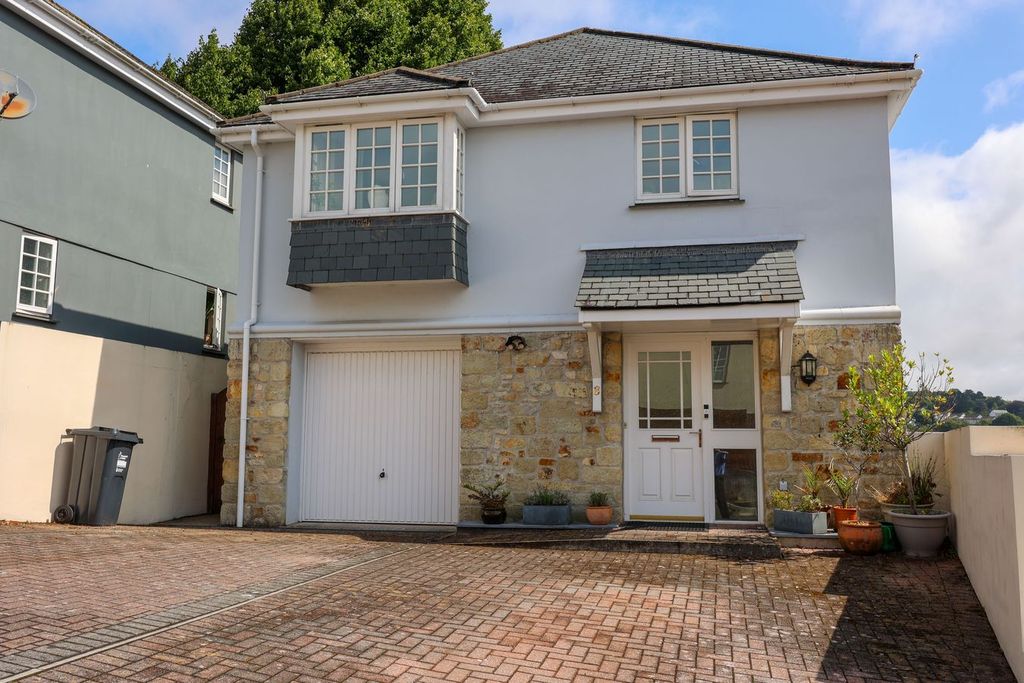 Property photo 1 of 24