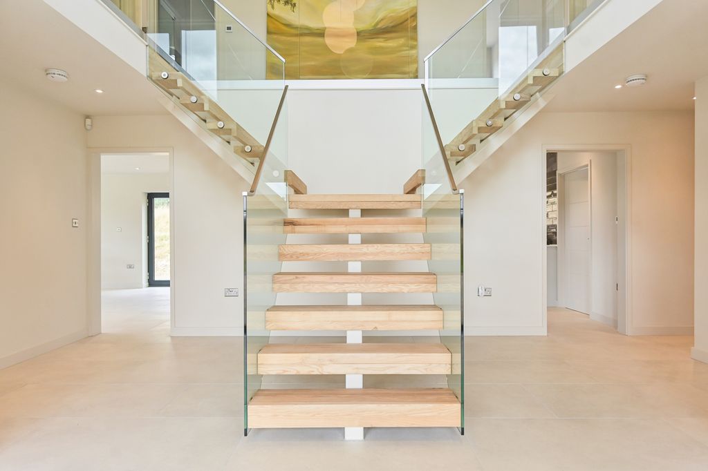 Property photo 3 of 21 Reception Hall