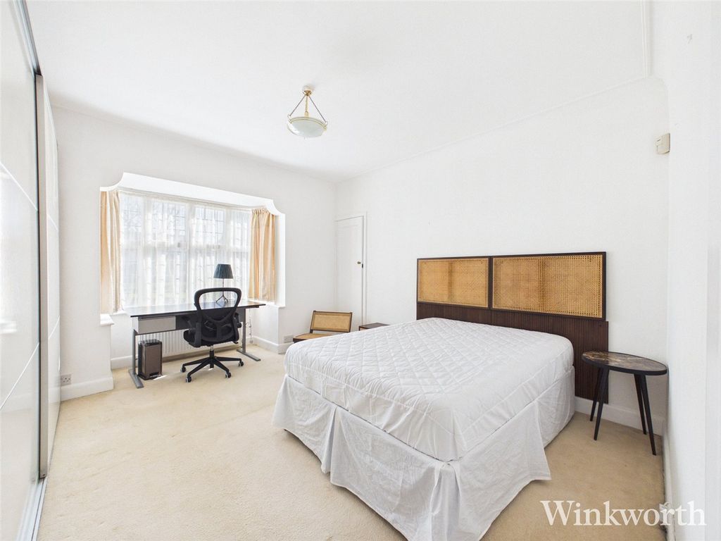 Property photo 3 of 6 Picture No. 07