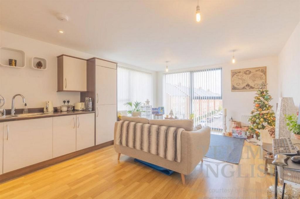 Property photo 2 of 8