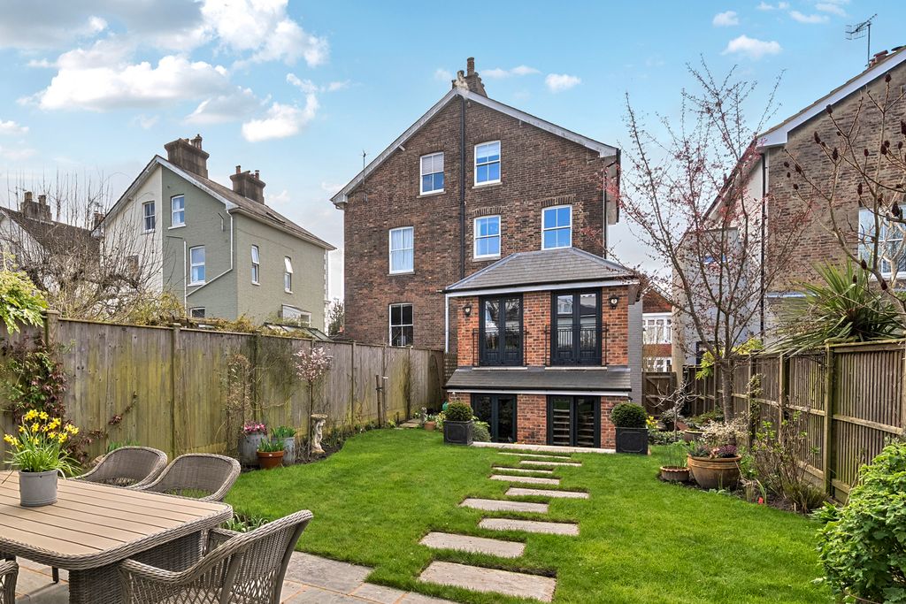 Property photo 1 of 23