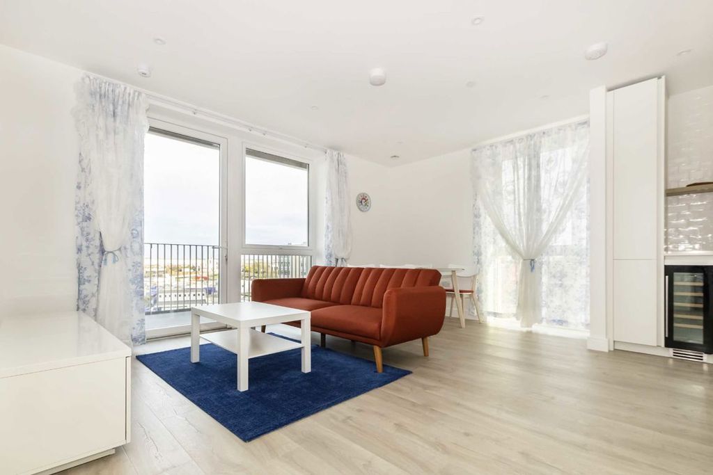 Property photo 2 of 9