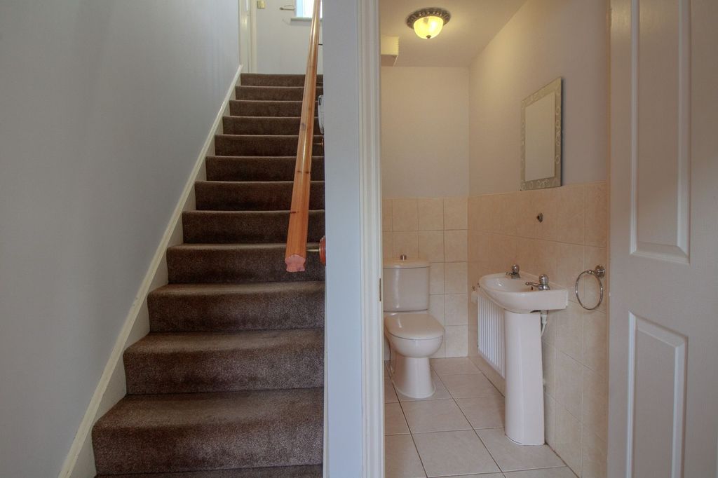 Property photo 2 of 26