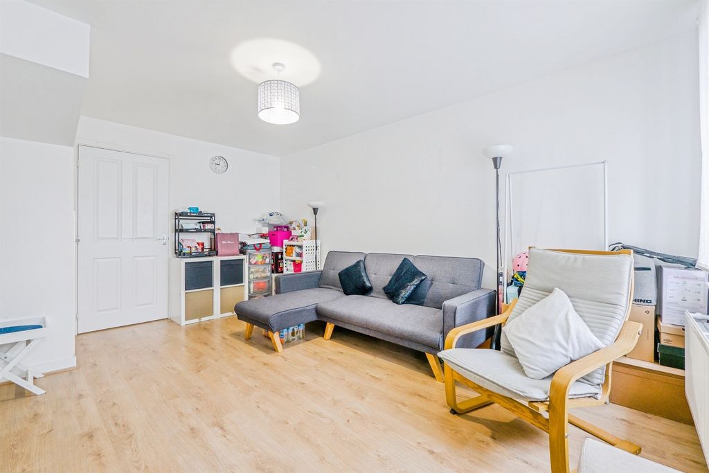 Property photo 2 of 22