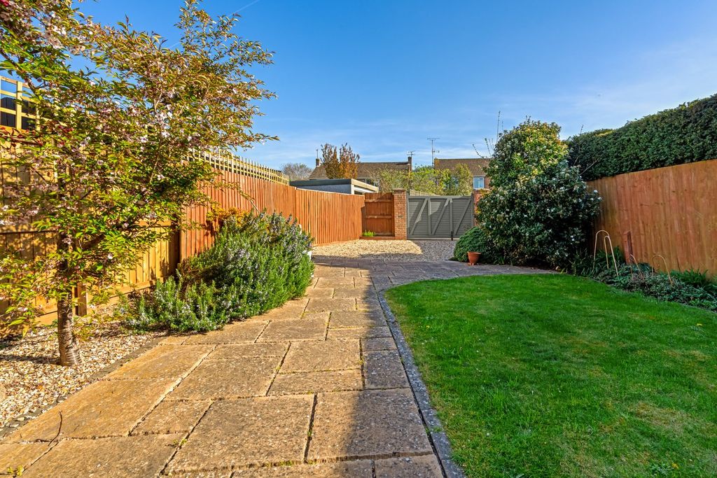 Property photo 2 of 24