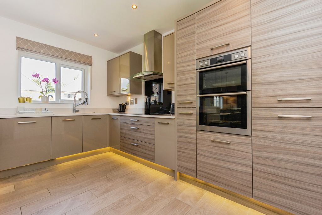 Additional image 5 of 4 bed detached house for saleSpringwood Way, Macclesfield SK10