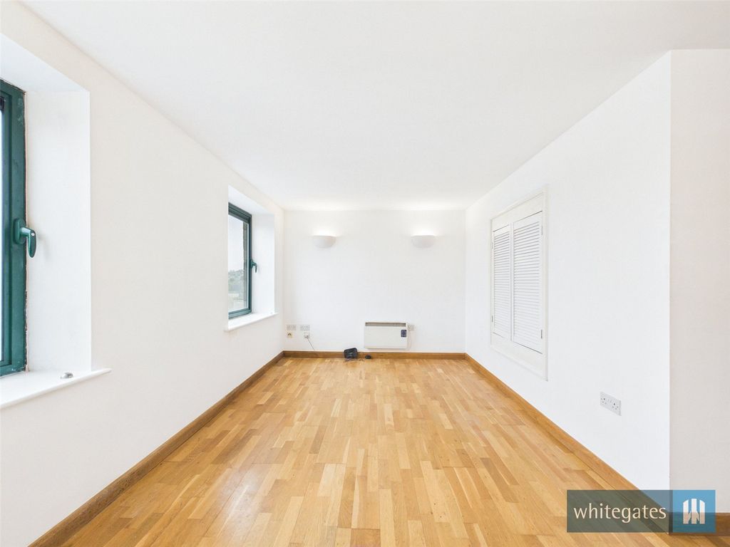 Property photo 3 of 9 Picture No. 12