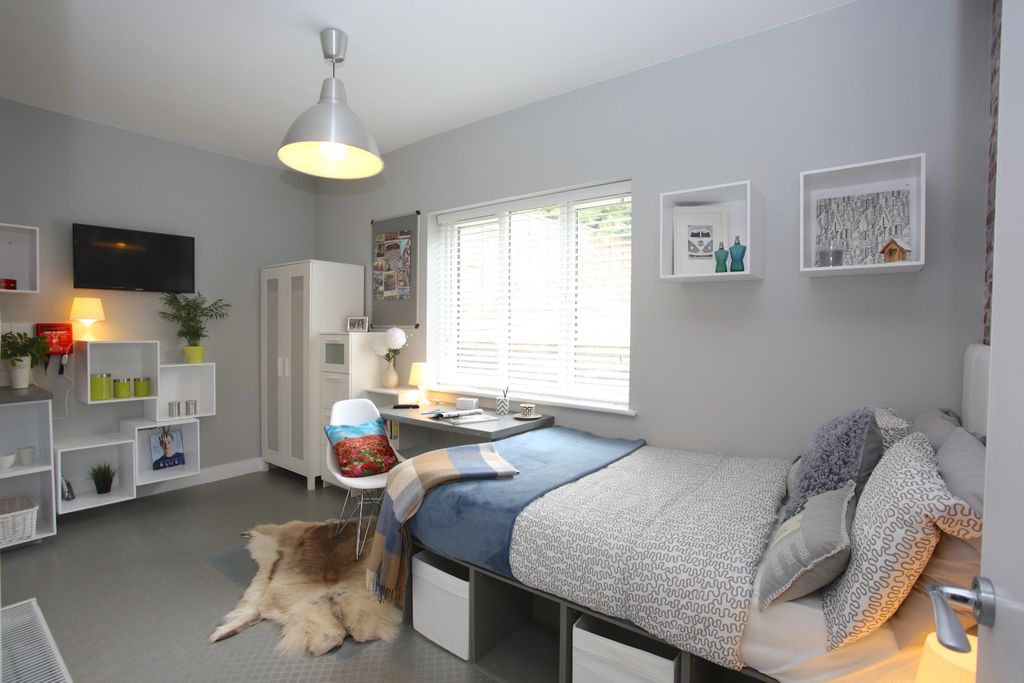 Property photo 1 of 4 3309380