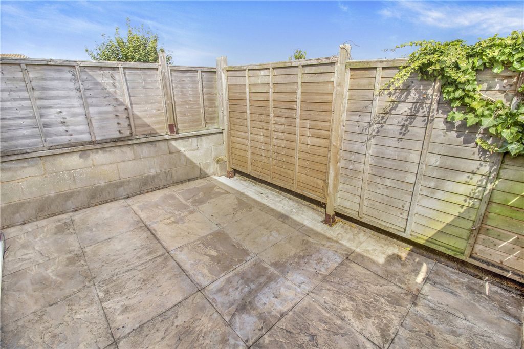 Property photo 2 of 8 Picture No. 18