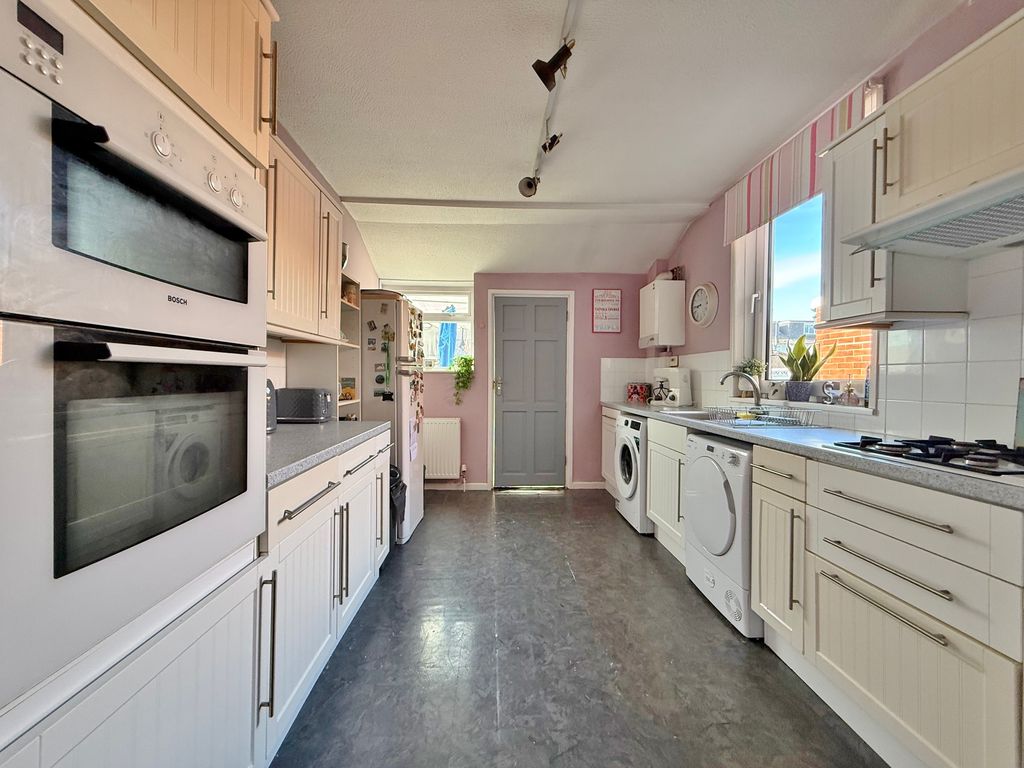 Property photo 3 of 23
