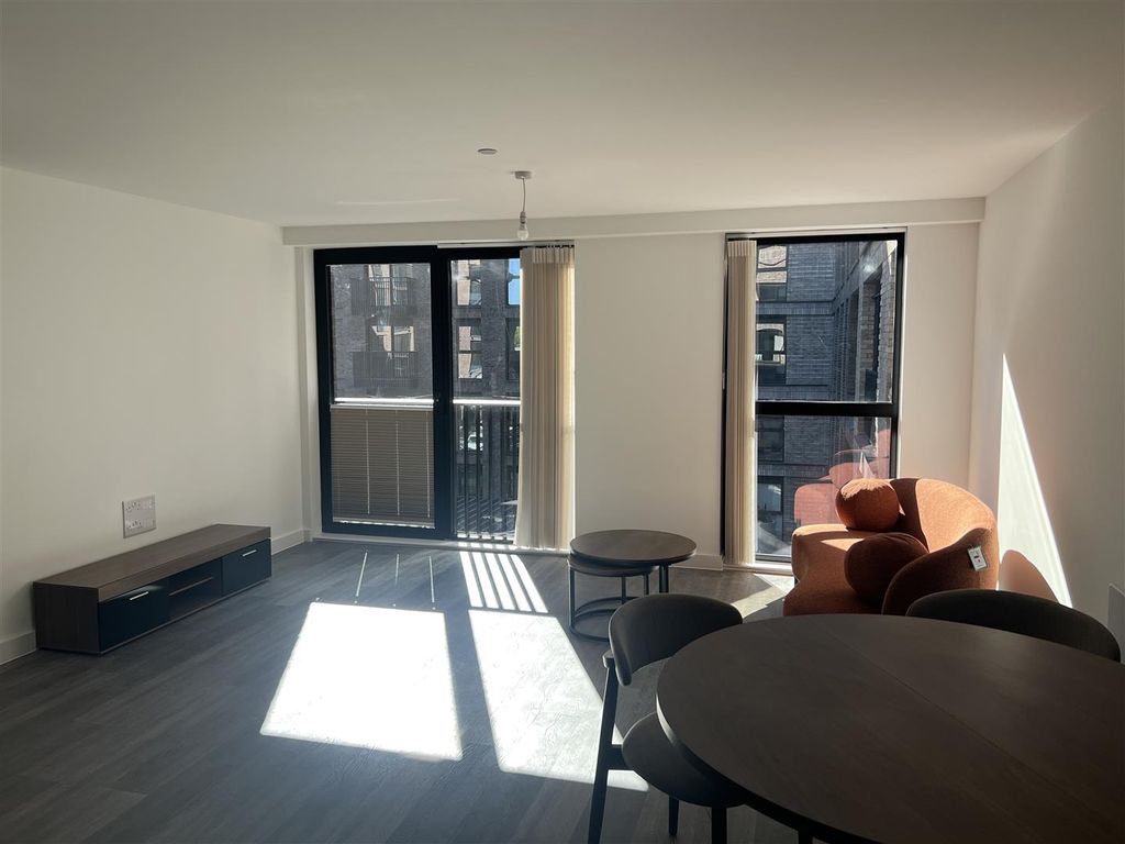 Property photo 2 of 15 Living Room .Jpg
