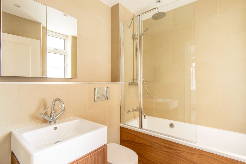 Property photo 3 of 11 Front