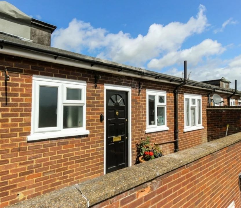 Property photo 1 of 11