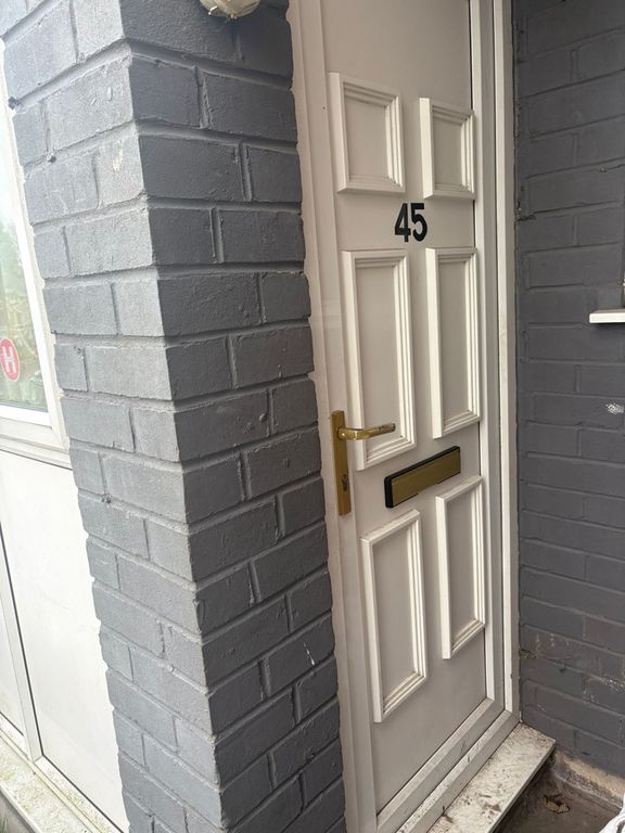 Property photo 1 of 2