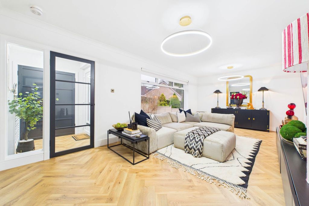 Property photo 3 of 25