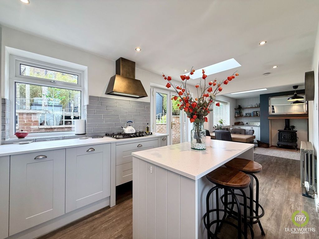 Property photo 2 of 35