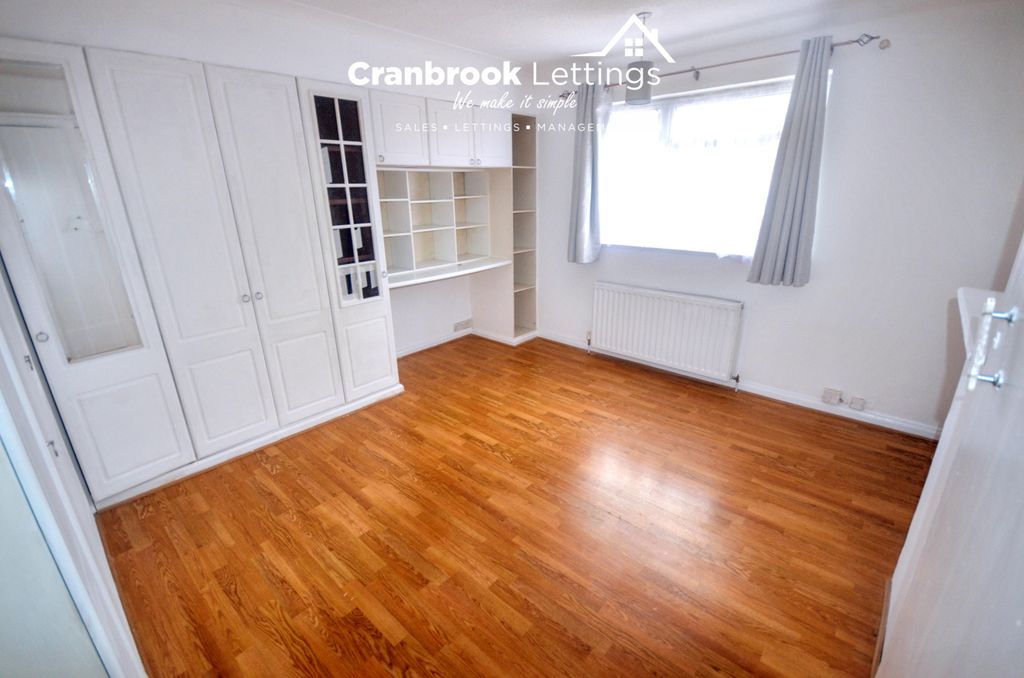Property photo 1 of 13 4 Bed Semi-Detached House To Rent Gaysham Avenue, Ilford Ig2