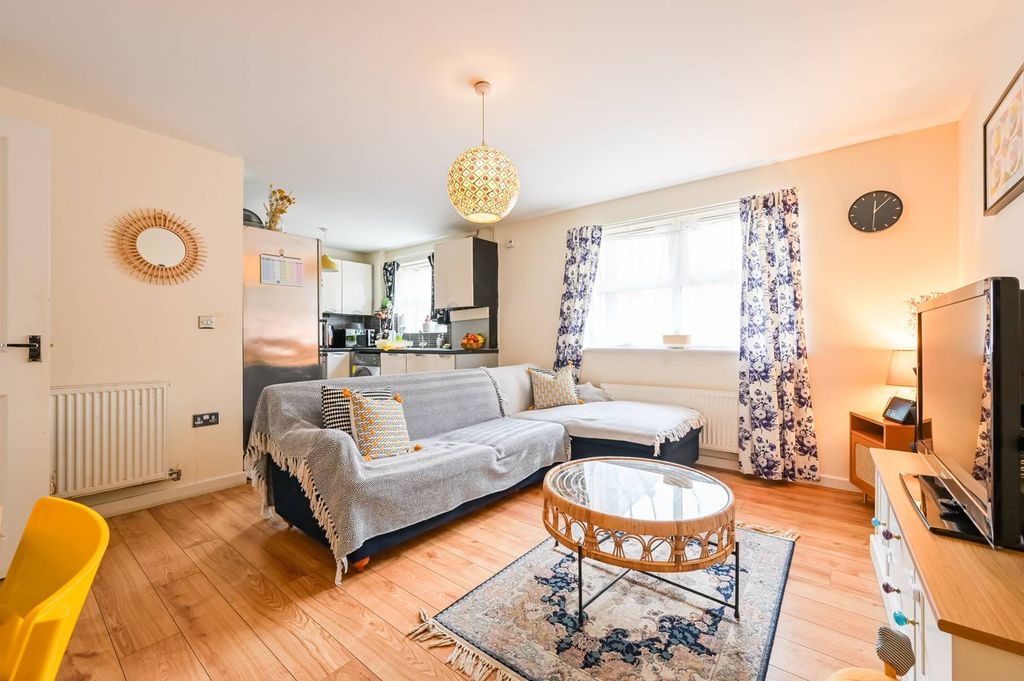 Property photo 2 of 13