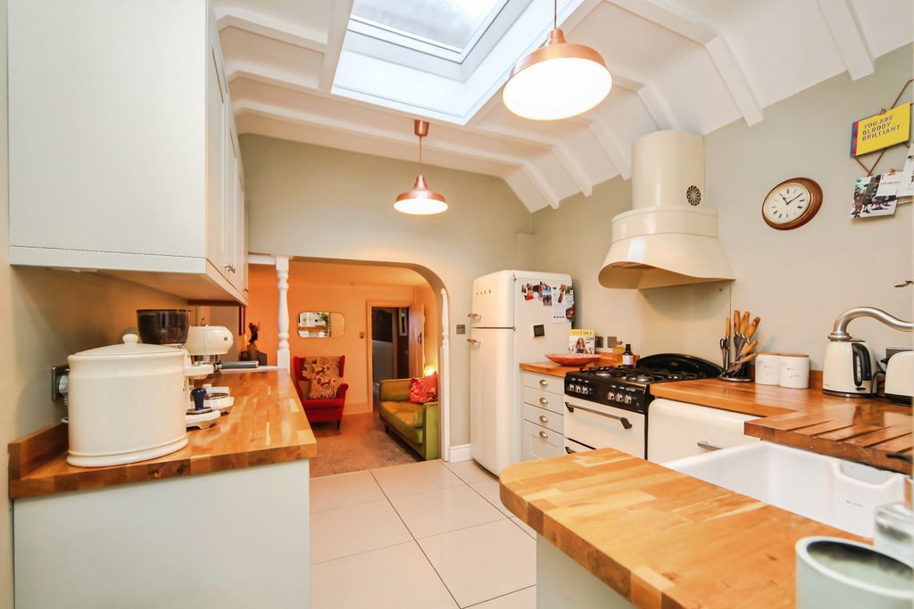 Property photo 3 of 24 Kitchen