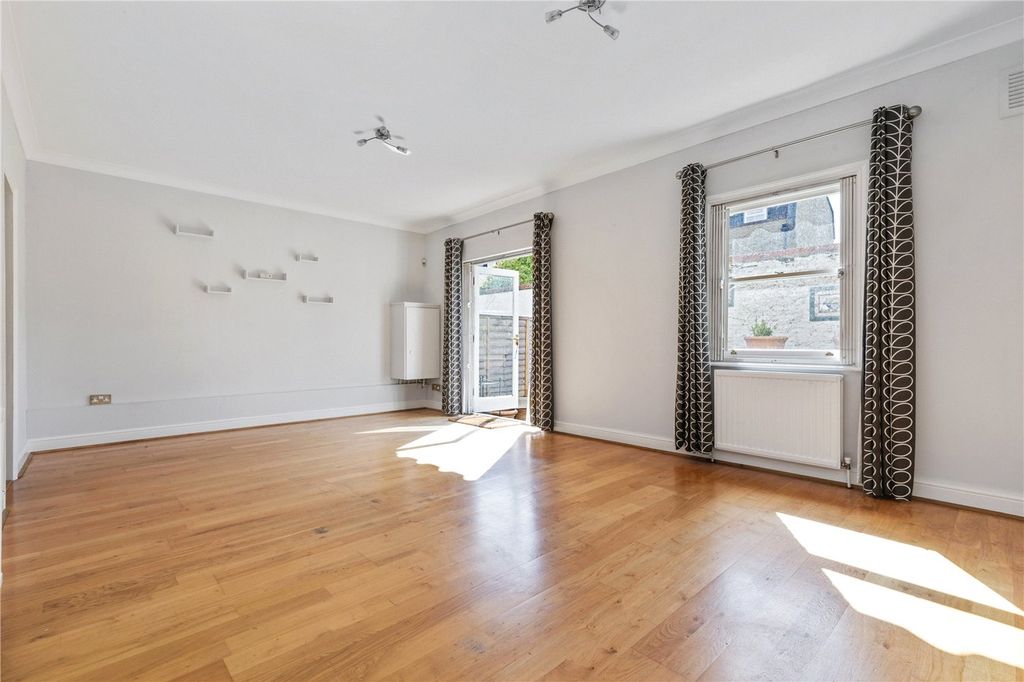 Property photo 2 of 10 Picture No. 15