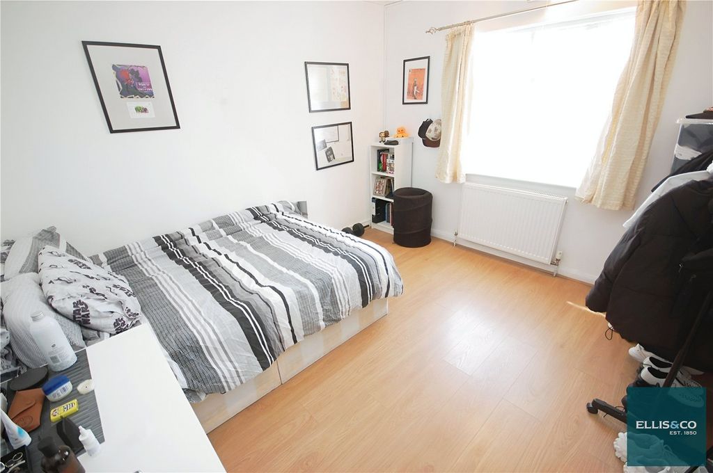 Property photo 1 of 10 Picture No. 20