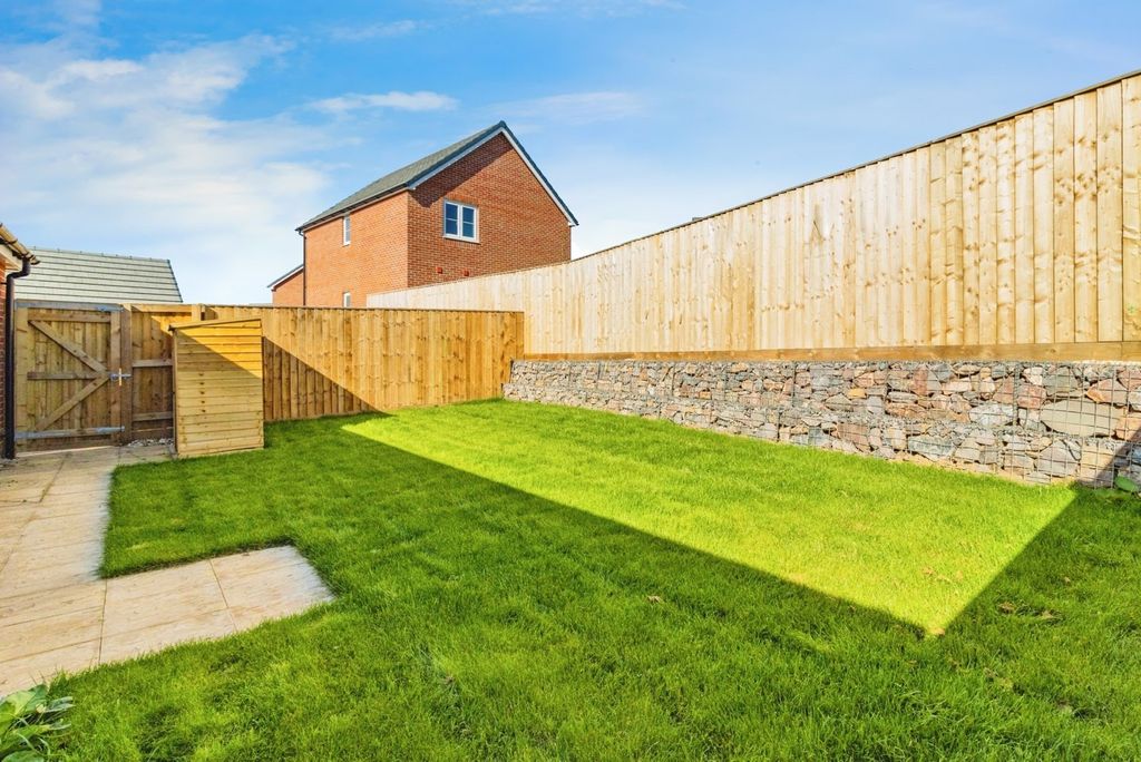 Property photo 2 of 12 Picture No. 17