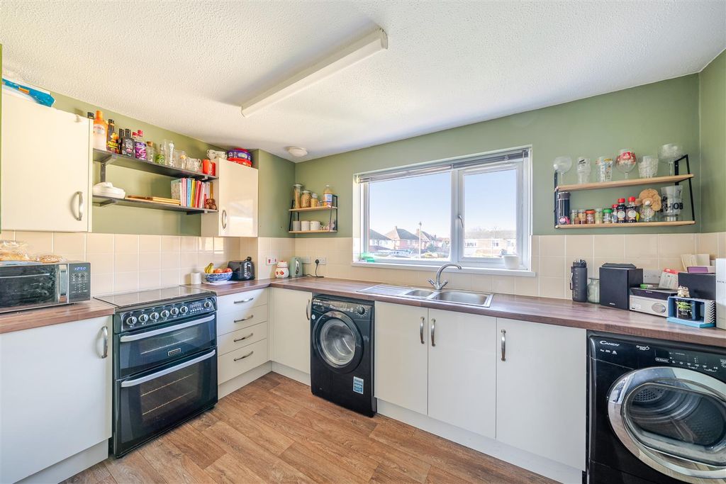 Property photo 2 of 9 1401448-10-696F54532Ecb5.Jpg