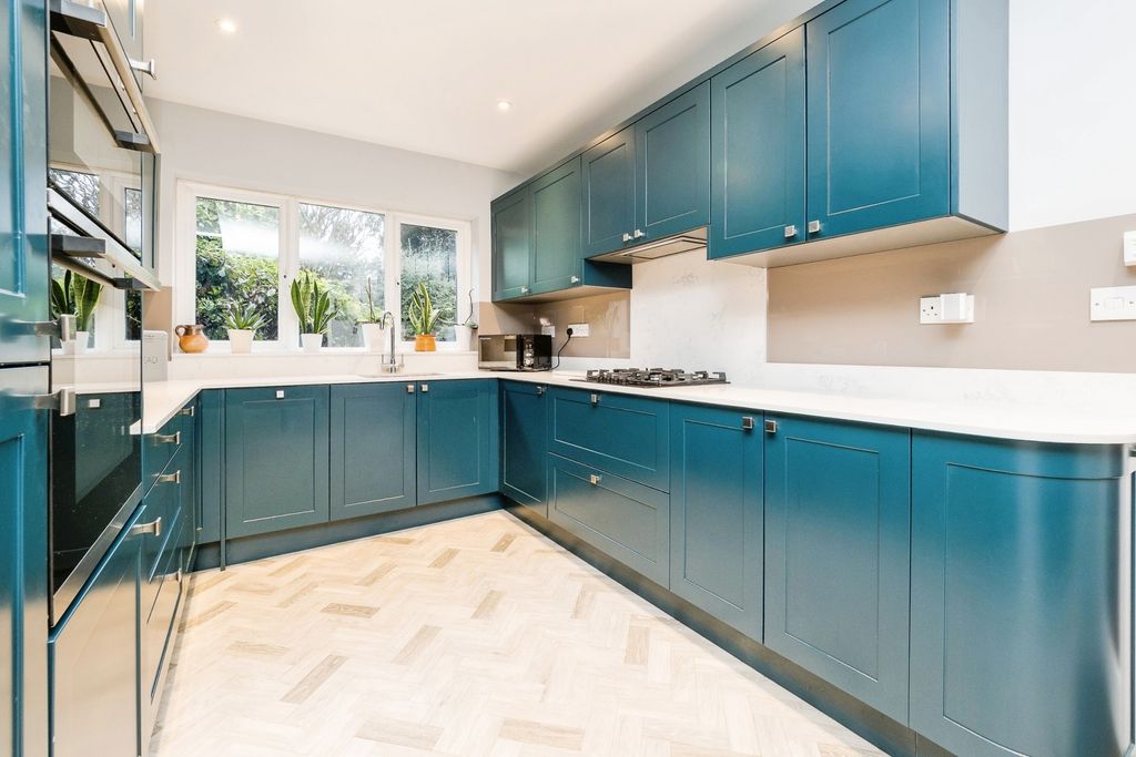 Property photo 2 of 21 Pbox-Img.Jpg