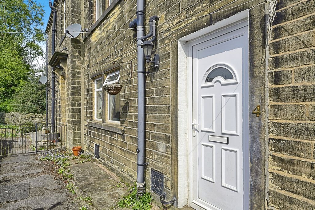 Property photo 1 of 14 Front