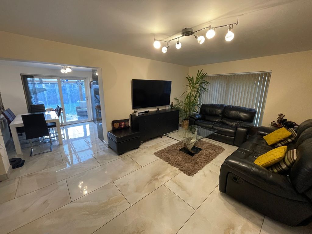 Property photo 3 of 17 3044604