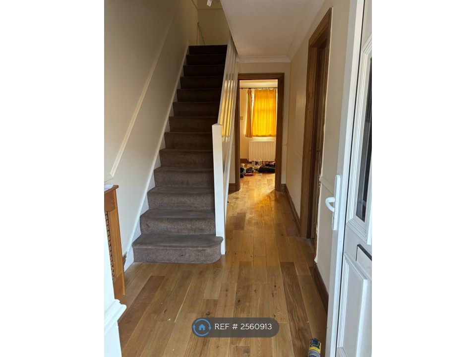 Property photo 2 of 16 Hallway